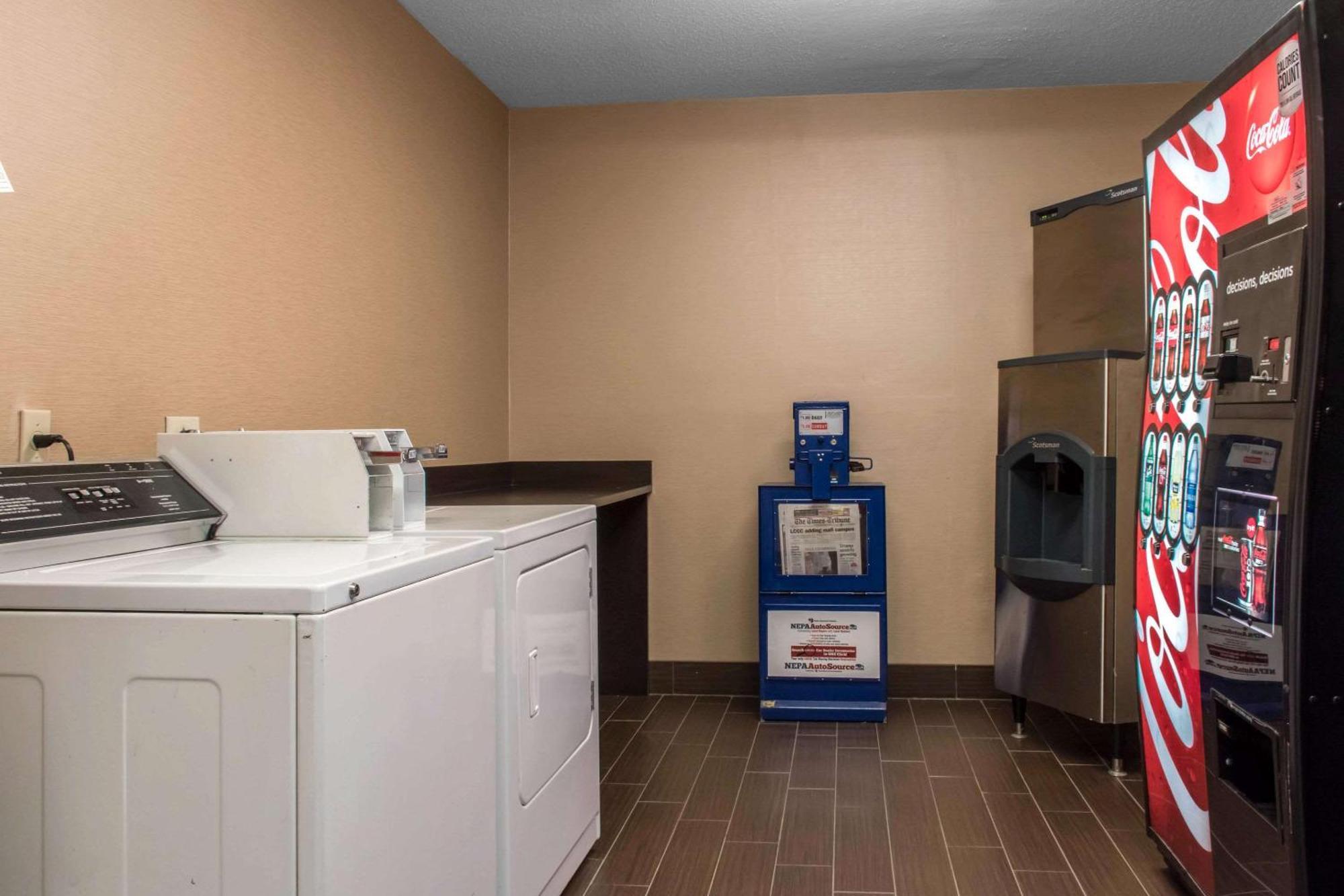 Comfort Suites Scranton Near Montage Mountain Екстер'єр фото