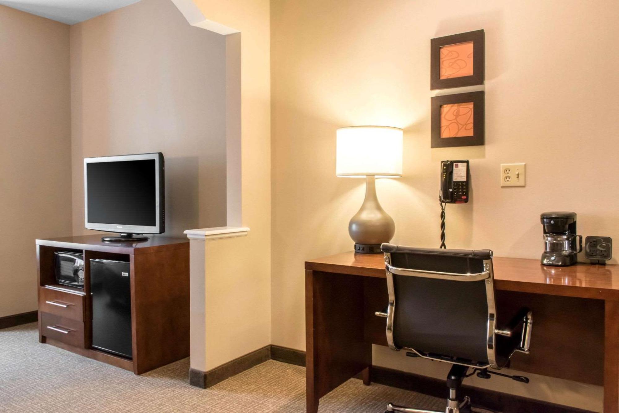 Comfort Suites Scranton Near Montage Mountain Екстер'єр фото